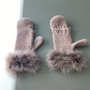 Fall / winter mittens with faux fur